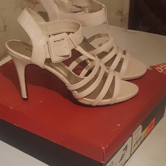 Shoe - Picture 1 of 1